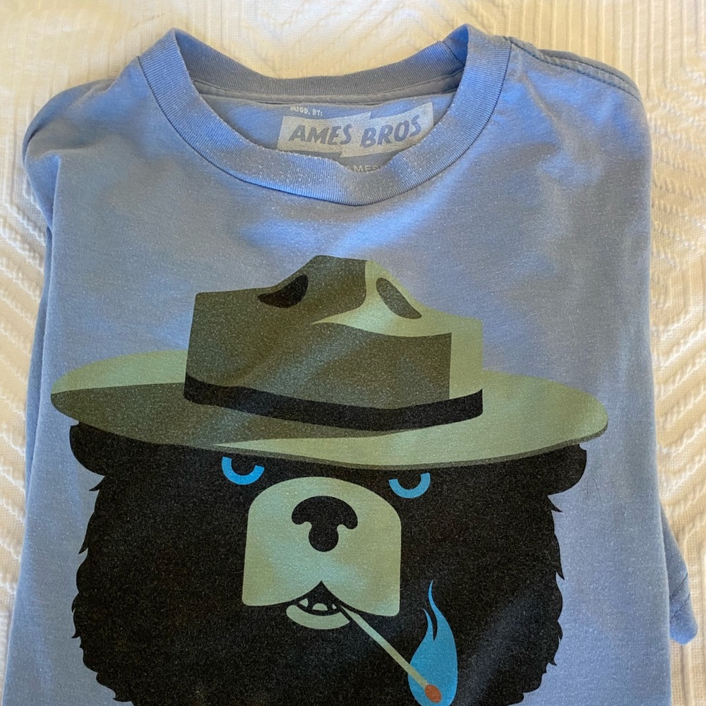 Smokey The Bear men’s T-shirt size medium